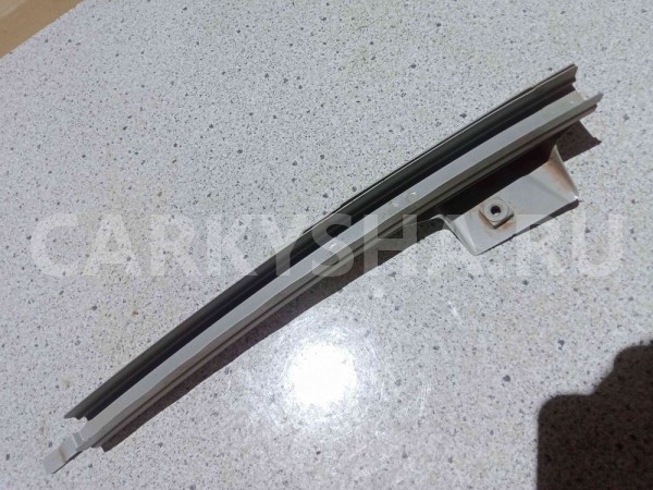 Направляющая стекла двери Renault Duster I рестайлинг (2015—2021) Renault 15 оригинальный номер 802557240r