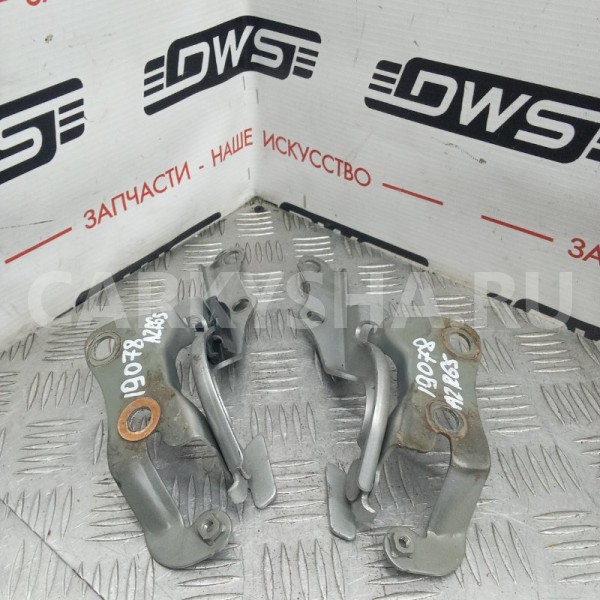 Петля капота Toyota Noah 