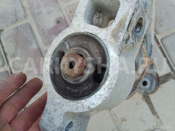 Рычаг подвески нижний левый Volkswagen golf+ Volkswagen Golf Plus оригинальный номер 1K0407189E