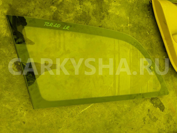 Стекло собачника Toyota Estima 