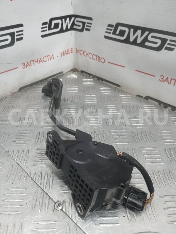 Педаль газа Toyota Mark X 